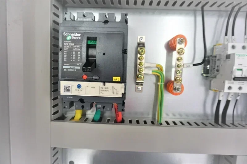 Outdoor Power Distribution Cab - Outdoor Power Distribution Board recensione e prezzo